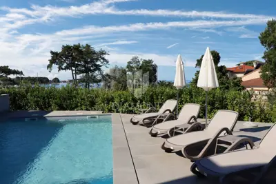 Poreč, luxury villa a step away from the sea