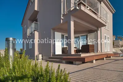Villa 211 m², Rogoznica, 30 m from the sea and sea view - 3