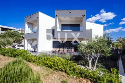 Haus 282 m², Košljun auf Pag - 4 Apartments und Meerblick