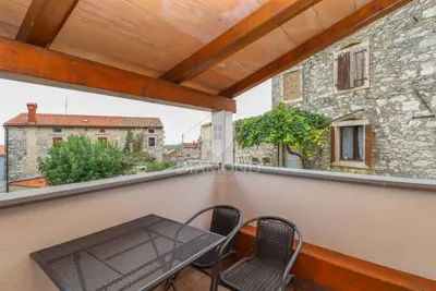 Townhouse, Brtonigla - quiet street and loggia with sea view - 17