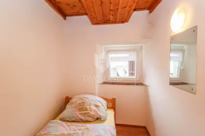 Townhouse, Brtonigla - quiet street and loggia with sea view - 14