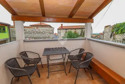 Townhouse, Brtonigla - quiet street and loggia with sea view - 16