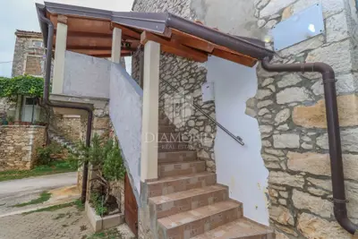 Townhouse, Brtonigla - quiet street and loggia with sea view - 22