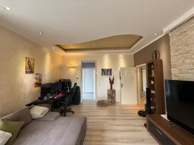 Wohnung 108 m², Rijeka Centar - 3 Schlafzimmer und Balkon - 3