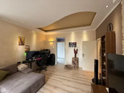 Wohnung 108 m², Rijeka Centar - 3 Schlafzimmer und Balkon - 2