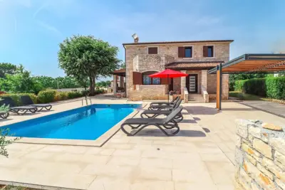 Villa 168 m², Sveti Lovreč - steinerne Schönheit mit Pool - 2