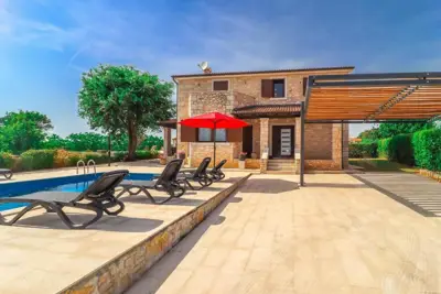 Villa 168 m², Sveti Lovreč - stone beauty with pool