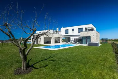 Vila 264 m², Brtonigla - pogled na istarski krajolik - 14