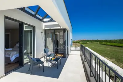 Vila 264 m², Brtonigla - pogled na istarski krajolik - 9