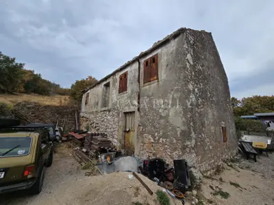 House 75 m², Škrljevo - for renovation and furnishing