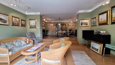 Maksimir, Barutanski brijeg, dvojna obiteljska kuća311 m², parking - 8