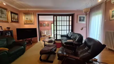 Maksimir, Barutanski brijeg, dvojna obiteljska kuća311 m², parking - 12