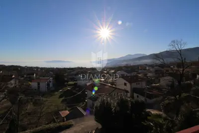 Hausetage 124 m², Spinčići - Aussicht und großer Balkon