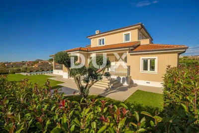 Villa 400 m², Deklići, Kaštelir-Labinci - ruhige Lage nahe Poreč - 2
