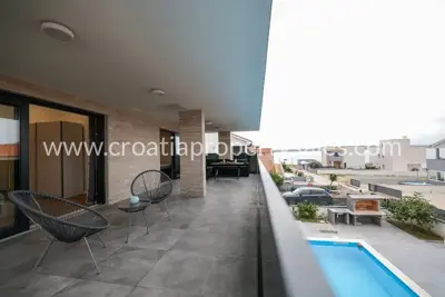 Vila 300 m², Vir, bazen i 5 parkirnih mjesta - 4