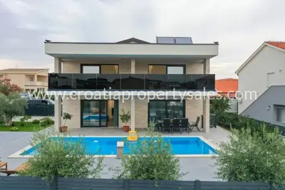 Vila 300 m², Vir, bazen i 5 parkirnih mjesta - 2