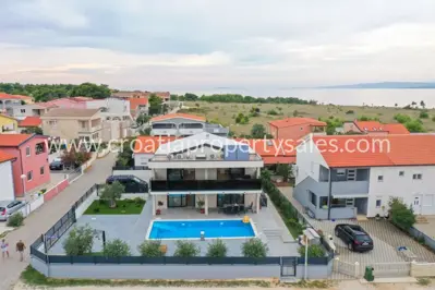 Vila 300 m², Vir, bazen i 5 parkirnih mjesta - 10