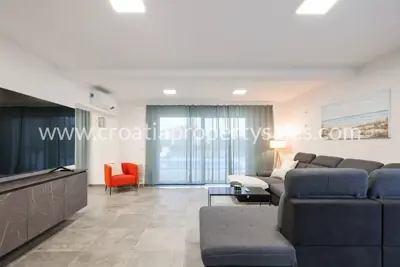 Vila 300 m², Vir, bazen i 5 parkirnih mjesta - 6