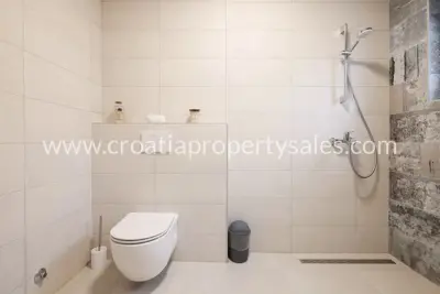 Vila 300 m², Vir, bazen i 5 parkirnih mjesta - 9