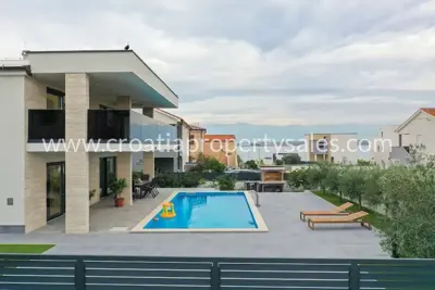 Vila 300 m², Vir, bazen i 5 parkirnih mjesta - 3