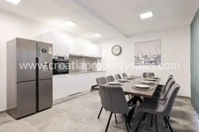 Vila 300 m², Vir, bazen i 5 parkirnih mjesta - 7