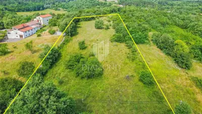 Building plot 2,898 m², Grožnjan - 3 houses - 2