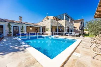 House for sale in Vodnjan, 280 m²