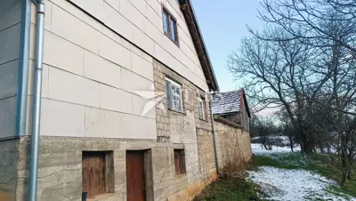 Haus 150 m², Oštarije - großzügiges Grundstück 8.685 m² - 4
