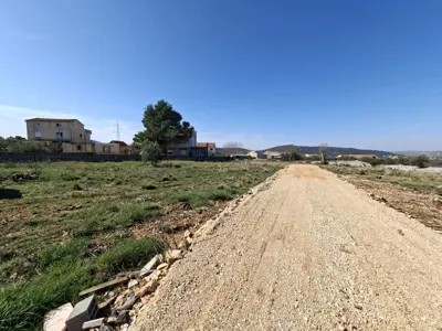 Building land 408 m², Bilice, near Šibenik and road access