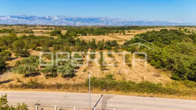 Građevinsko zemljište 482 m², Poličnik - mirna lokacija s pogledom na Velebit