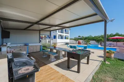 Vila 200 m² u Žminju, bazen i jacuzzi - 13