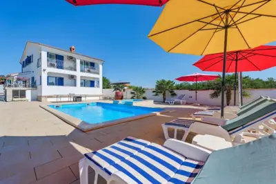 Vila 200 m² u Žminju, bazen i jacuzzi - 5