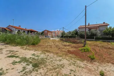 Građevinsko zemljište 341 m², Pula - projekt 4 stana - 5
