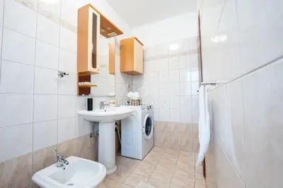 Imanje u Pićanu, bazen i potpuna privatnost - 17
