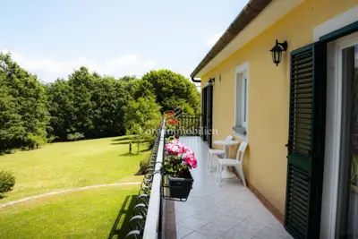 Imanje u Pićanu, bazen i potpuna privatnost - 8