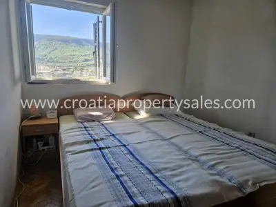 House 320 m², island Hvar - quiet location and yard - 8