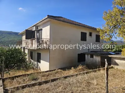 House 320 m², island Hvar - quiet location and yard - 2