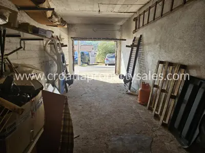 House 320 m², island Hvar - quiet location and yard - 15