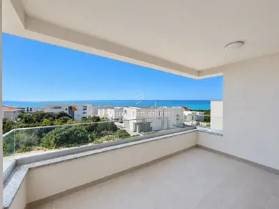 Stan 83 m², Novalja - dvije spavaće sobe i pogled na more