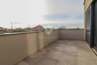 Prodaje se luksuzna vila s bazenom u Krnici - 19