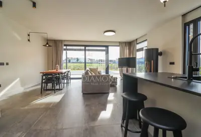 Prodaje se luksuzna vila s bazenom u Krnici - 2