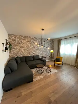Škurinje – prostran dvosoban stan 75 m², balkon i natkrivena terasa