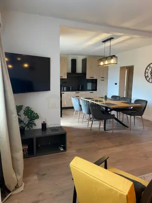 Škurinje – prostran dvosoban stan 75 m², balkon i natkrivena terasa - 5