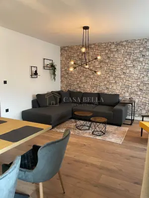Škurinje – prostran dvosoban stan 75 m², balkon i natkrivena terasa - 3