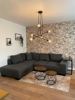 Škurinje – prostran dvosoban stan 75 m², balkon i natkrivena terasa - 2