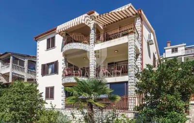 Haus zum Kauf in Labin, 493 m²