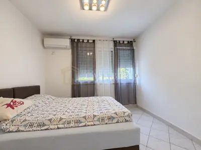 Stan 40,6 m², Turnić - južna orijentacija i lođa - 10