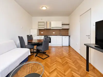 Stan 40,6 m², Turnić - južna orijentacija i lođa