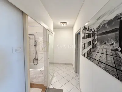 Stan 40,6 m², Turnić - južna orijentacija i lođa - 8