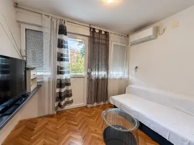Stan 40,6 m², Turnić - južna orijentacija i lođa - 5